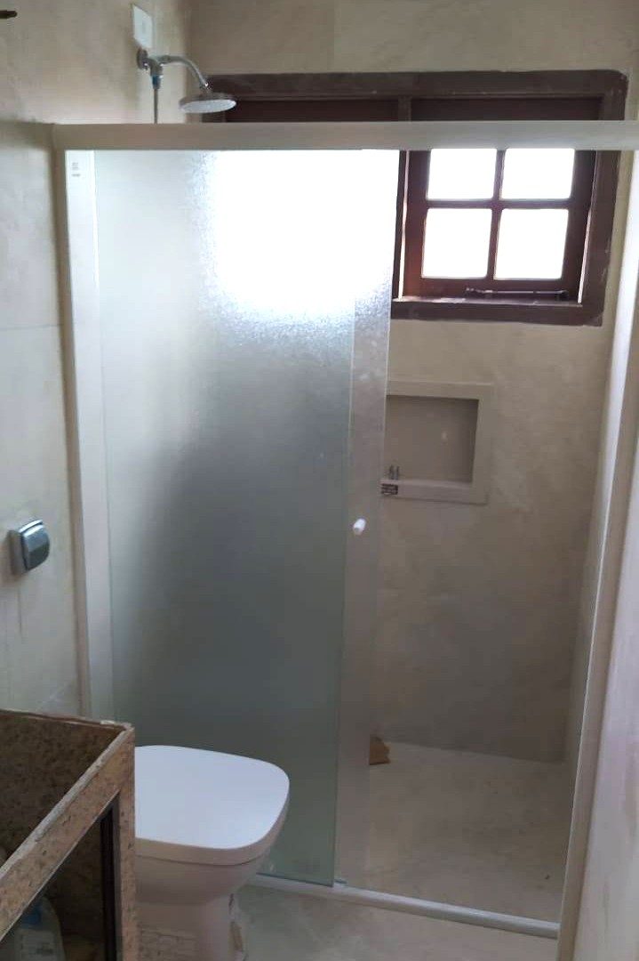 Box jateado em alumínio branco